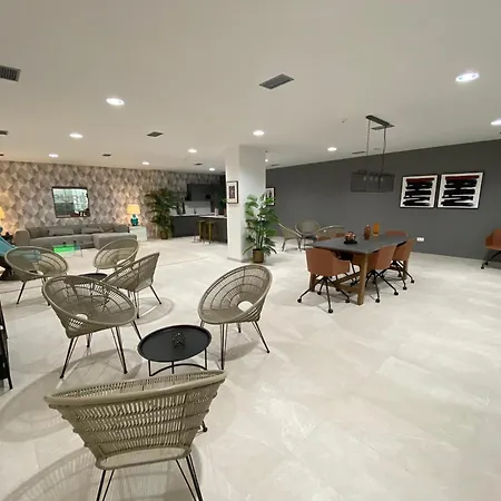 Hébergement de vacances Logement Moderne Avec Jacuzzi, Piscine Chauffee Et Salle De Sport Estepona