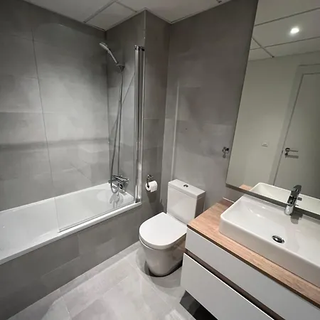 Hébergement de vacances Logement Moderne Avec Jacuzzi, Piscine Chauffee Et Salle De Sport