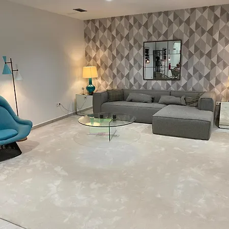 Hébergement de vacances Logement Moderne Avec Jacuzzi, Piscine Chauffee Et Salle De Sport *